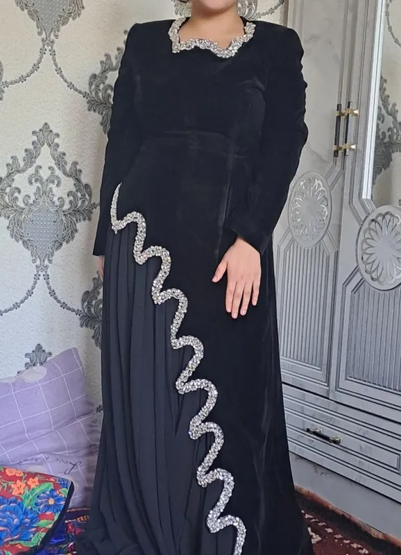 butikdan olingan 1 marta kiyilgan 900 minga sotil