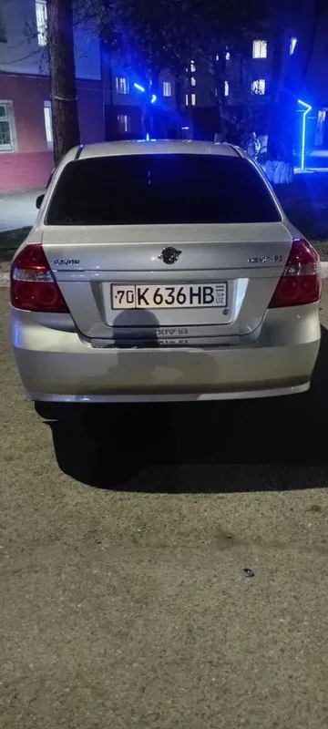 Nexia 3 sotiladi. Rangi metalka