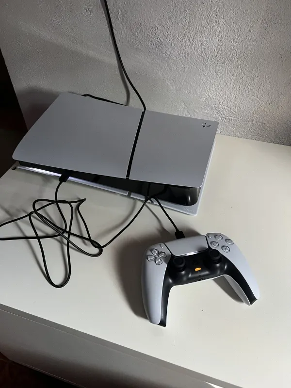 PlayStation 5 Slim 1 PlayStation 5 Slim 1