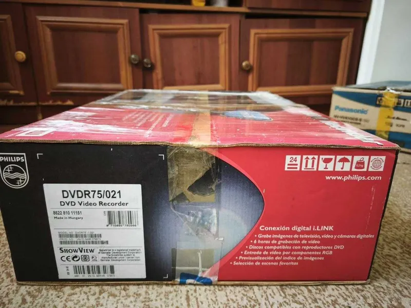 Philips DVDR75 DVD Recorder. Сделано в Венгрии. 2 Philips DVDR75 DVD Recorder. Сделано в Венгрии. 2