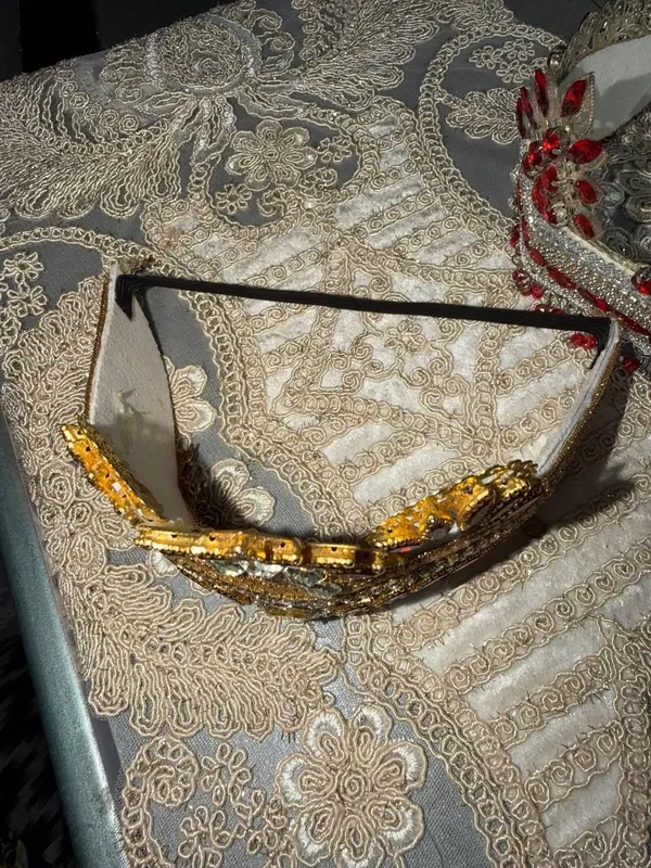 Tilla qoshlar sotiladi 7 Tilla qoshlar sotiladi 7