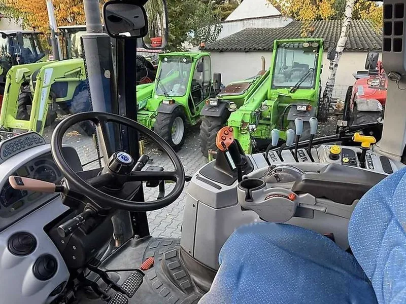 Трактор колесный New Holland T6070 PowerCommand — фото 5