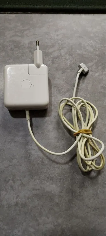 Продам адаптер питание(зарядка)Apple 45W Magsafe A1436