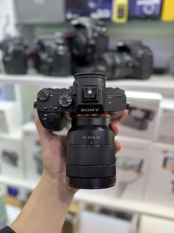 Sony a7 III 24-70 f4 zeiss kit