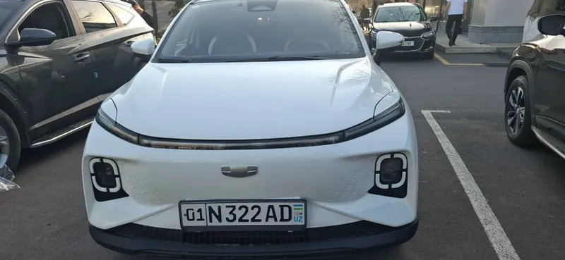 Электромобиль GEELY GEOMETRY E 1 Электромобиль GEELY GEOMETRY E 1