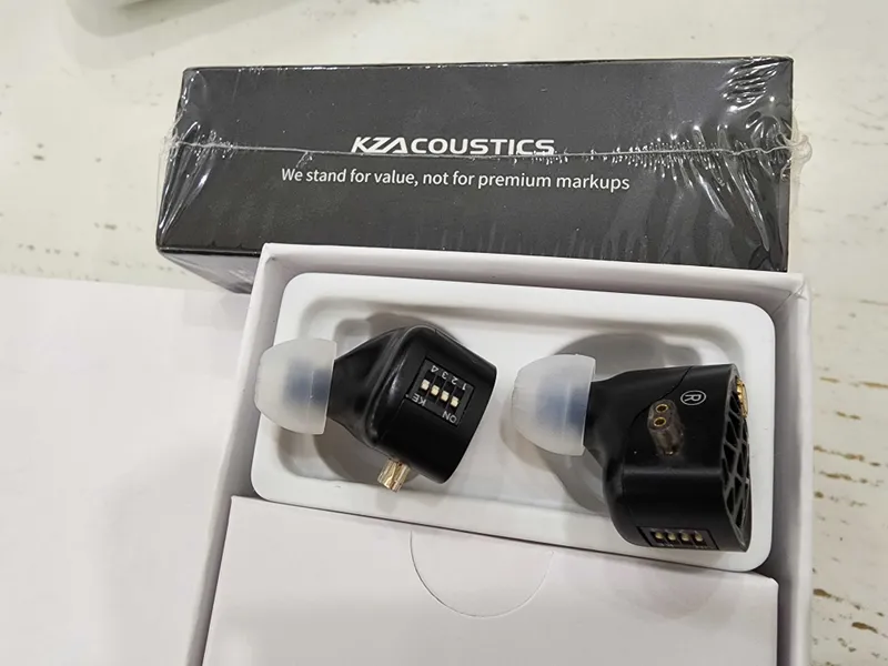 Наушники KZ Phantom Gaming IEMs, 3,5 mm with mic/USB-C — фото 3