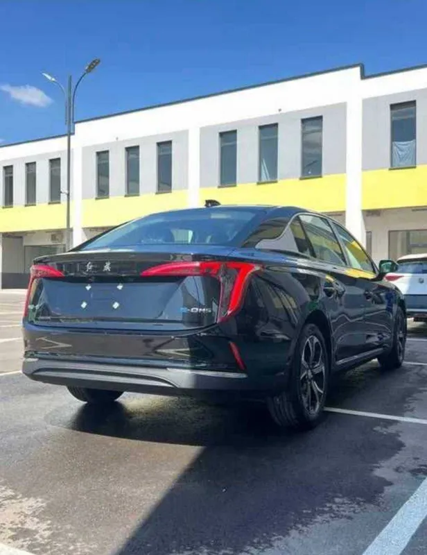 Hongqi eqm5 2025yili 500km — фото 3