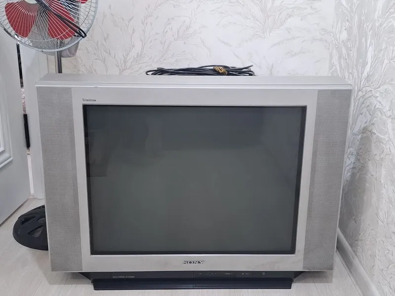 Телевизор SONY, цена договорная