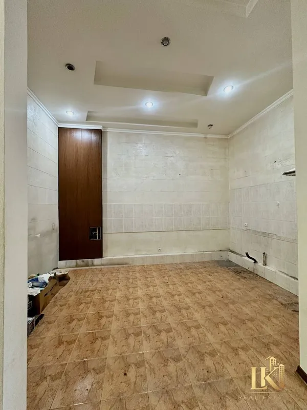 Продаётся 3-комнатная квартира, 80 м², 3/3, потолки 4 м, 2 балкона 5