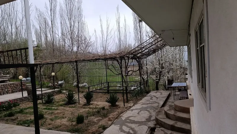 Кумушконда ховли сотилади 1 Кумушконда ховли сотилади 1
