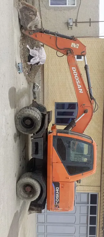 Ekskavator DOOSAN sotiladi Продается экскаватор в идеальном состоянии 3