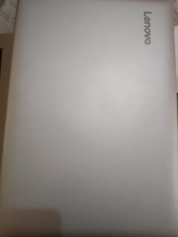 Notebook lenovo.