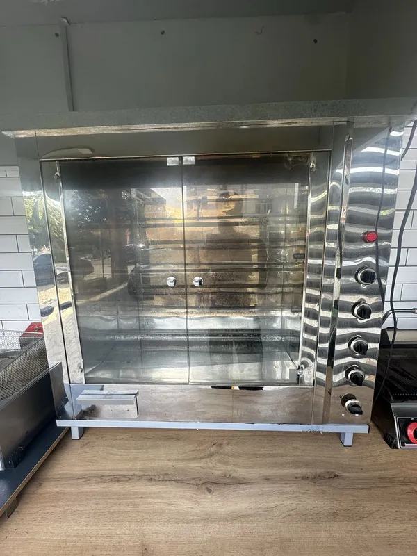 Grill aparat gaz va svetga ishlaydi 9 ta tovuq ketadi — фото 1