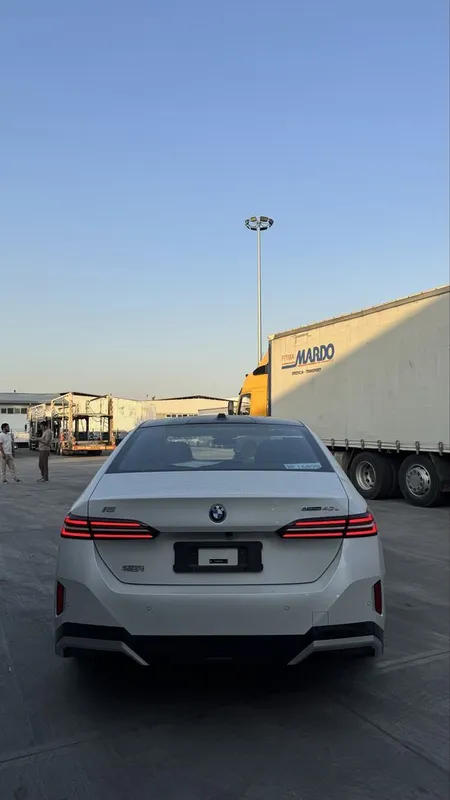 BMW i5 40L 4 oy 2025 yil 8 BMW i5 40L 4 oy 2025 yil 8