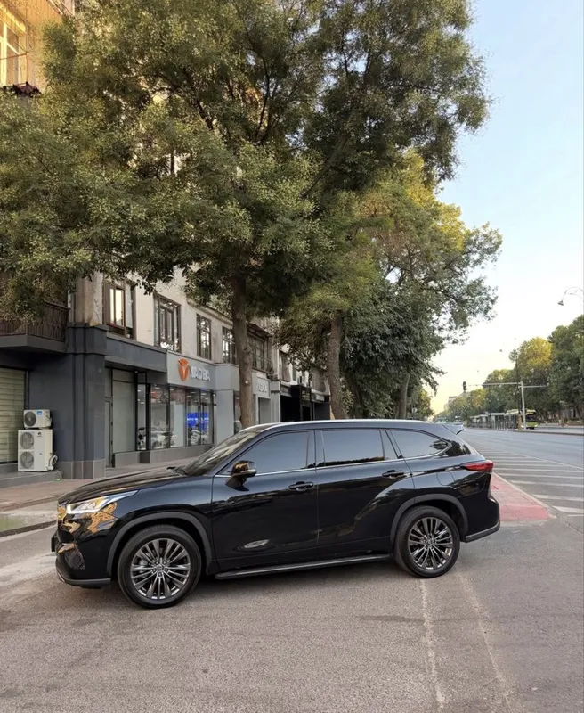 Toyota Highlander Limited 2 Toyota Highlander Limited 2