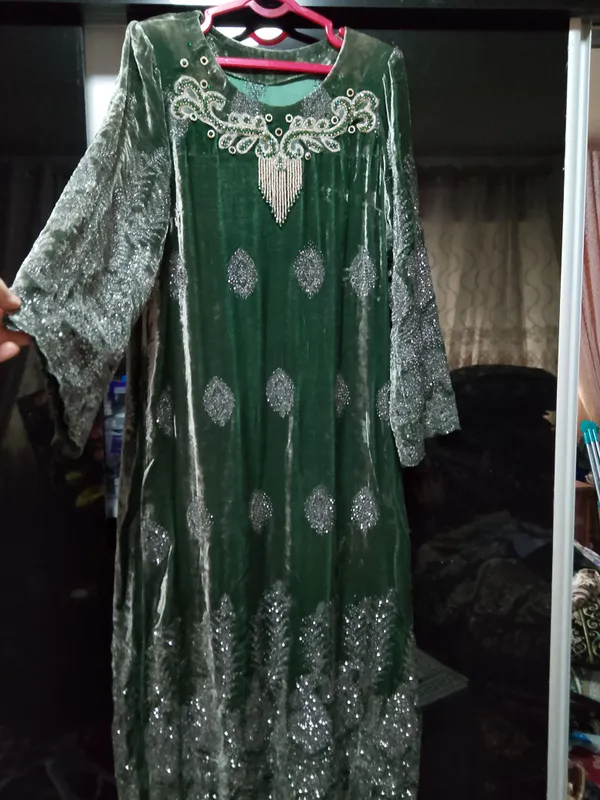 Ayollar kiyimi