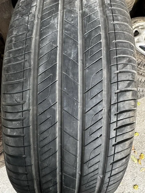 R18 Kumho Kareski 225/55/18