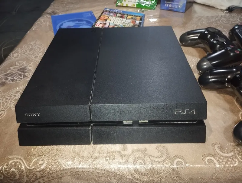 Playstation 4 standart model 1 TB 4 ta pulıt — фото 1