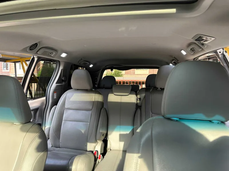 Toyota Sienna 2018 Срочная продажа — фото 5