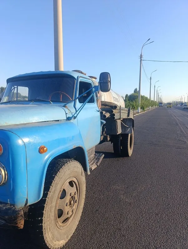 Gaz 53 sotiladi. 4