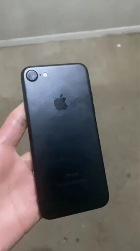 Iphone 7 black 1 Iphone 7 black 1