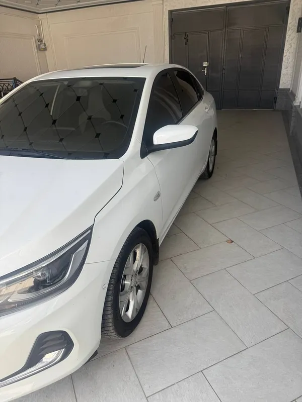 Срочно! Onix Premier 2 Turbo AT 2025г! Без пробега! Масло! Автосалон! — фото 2