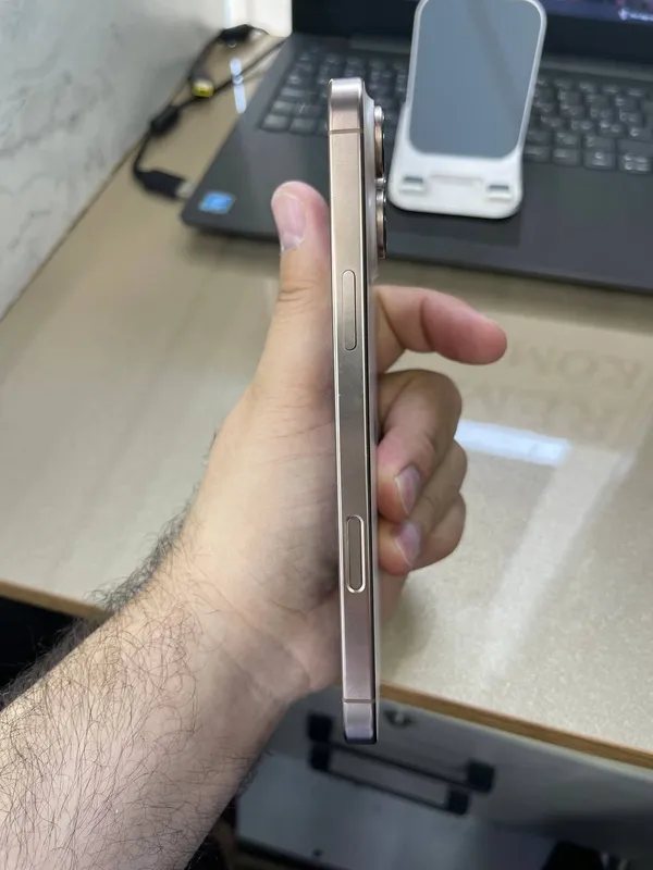 iPhone 16 Pro Max 256GB Desert 5