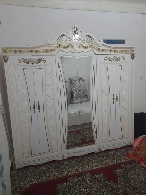 Ак ренгли спалний комплект сатилади срочно