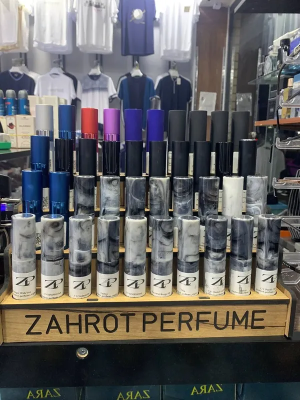 Tayyor parfyumeriya mahsulotlari OPTOM narxda Top va Deluxe variant.