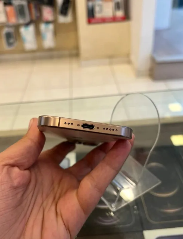 Iphone 16Pro — фото 2