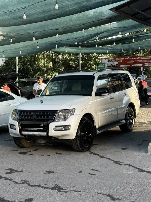 Mitsubishi Pajero 2016 3.5 V6 2 Mitsubishi Pajero 2016 3.5 V6 2