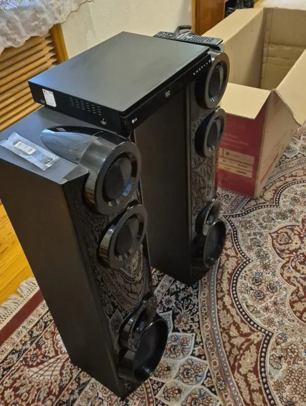 LG muzikalni sentr sotiladi 1 LG muzikalni sentr sotiladi 1
