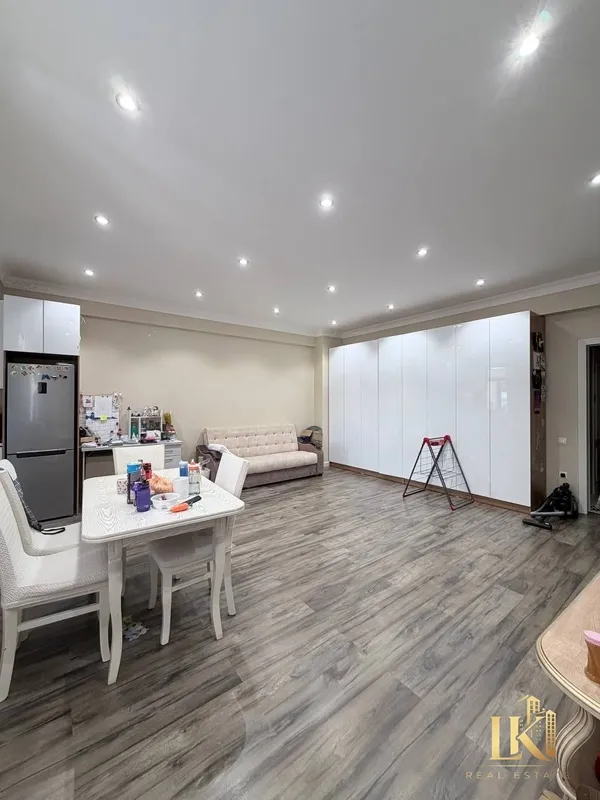 1 xonali kvartira sotiladi, 43 m², 2/7, yevroremont, mebel va texnika bilan (Mirobod tumani) 5