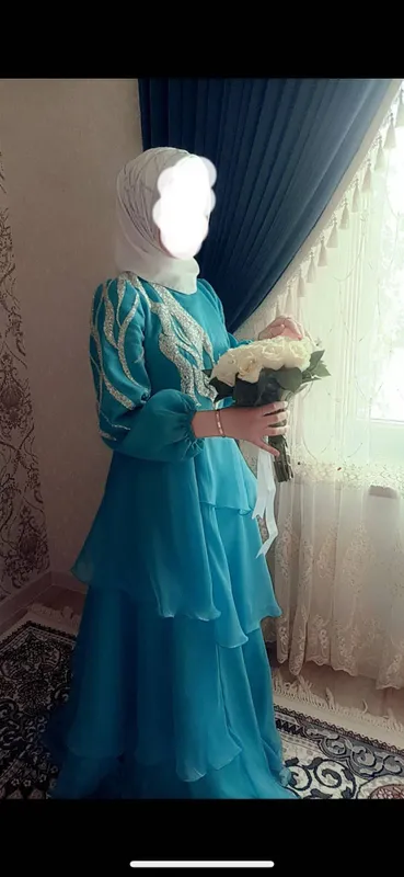 Платье в нежном бирюзовом цвете