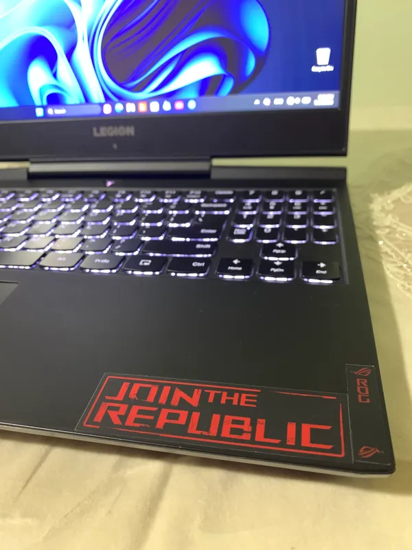 LENOVO Legion Y545 Gaming 7 LENOVO Legion Y545 Gaming 7