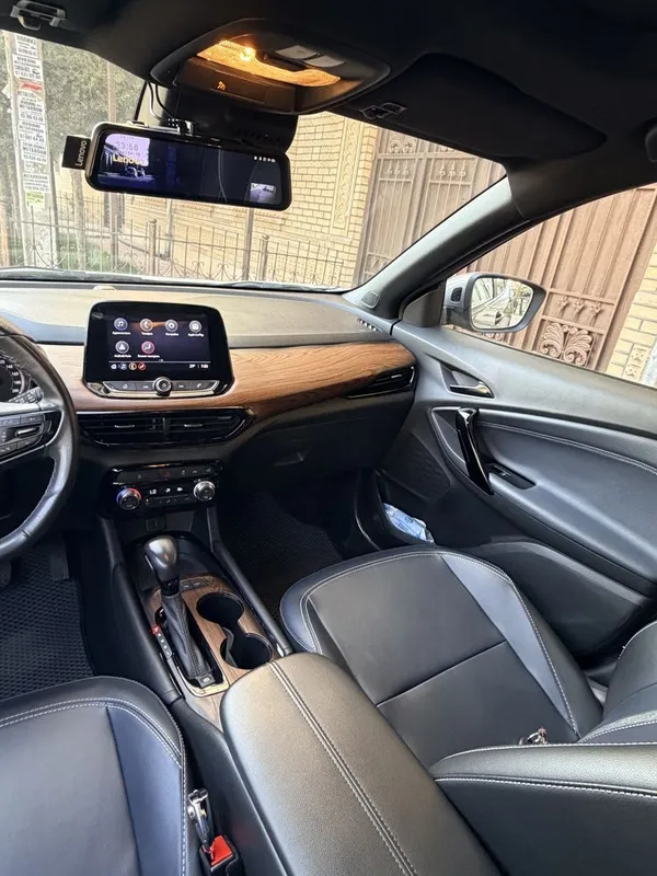 Chevrolet Tracker 2 Premier 8