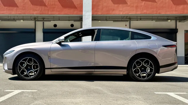 Nevo A07 Hybrid 2025: Bir bak bilan 1200 km! $27,000 3 Nevo A07 Hybrid 2025: Bir bak bilan 1200 km! $27,000 3