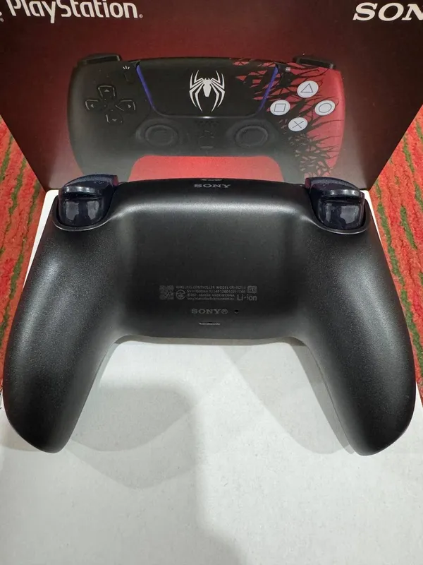 DualSense – Marvel's Spider-Man 2 Limited Edition 2 DualSense – Marvel's Spider-Man 2 Limited Edition 2