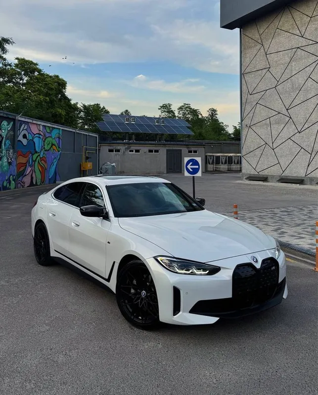 BMW iM4 2023 model zor proekt
