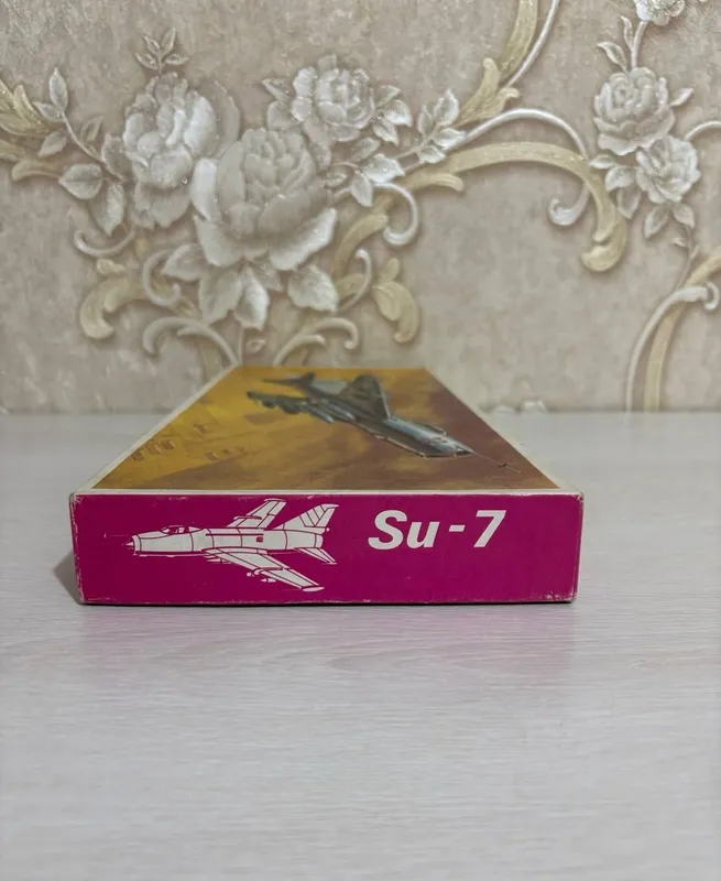 Продаётся винтажная сборная модель самолёта Sukhoi Su-7 в масштабе1:72 — фото 4