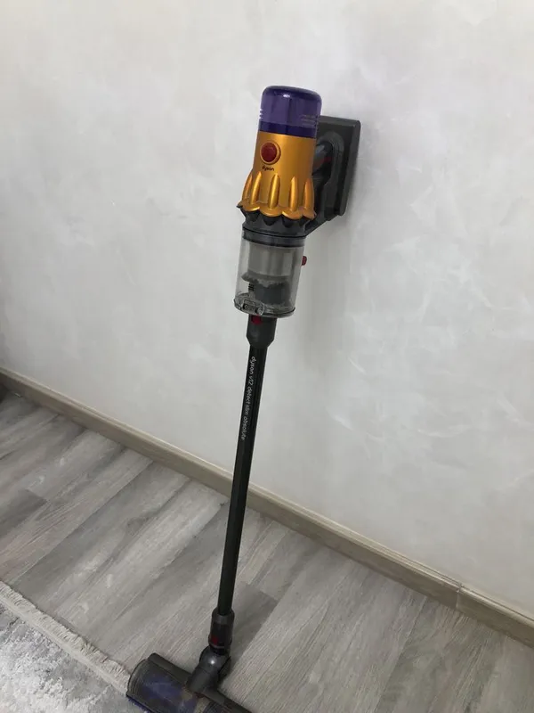 Dyson V12 plisos 1 Dyson V12 plisos 1
