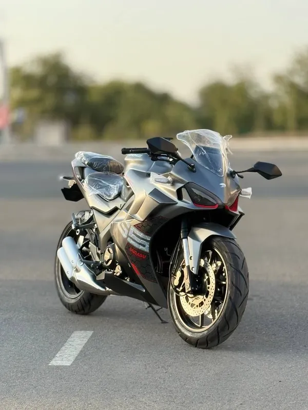 ducati Ducasu sport bike optom/dona 4 ducati Ducasu sport bike optom/dona 4