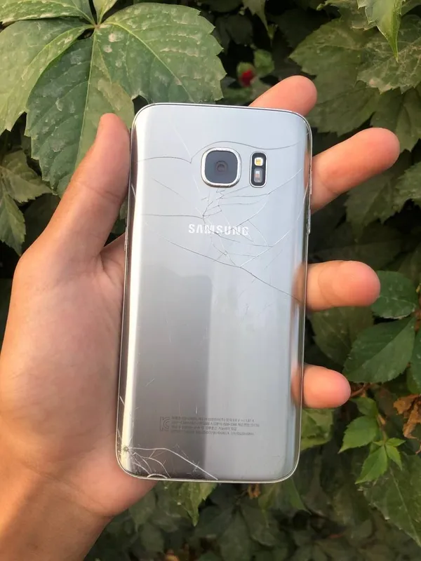 Samsung S7 4/32 4 Samsung S7 4/32 4