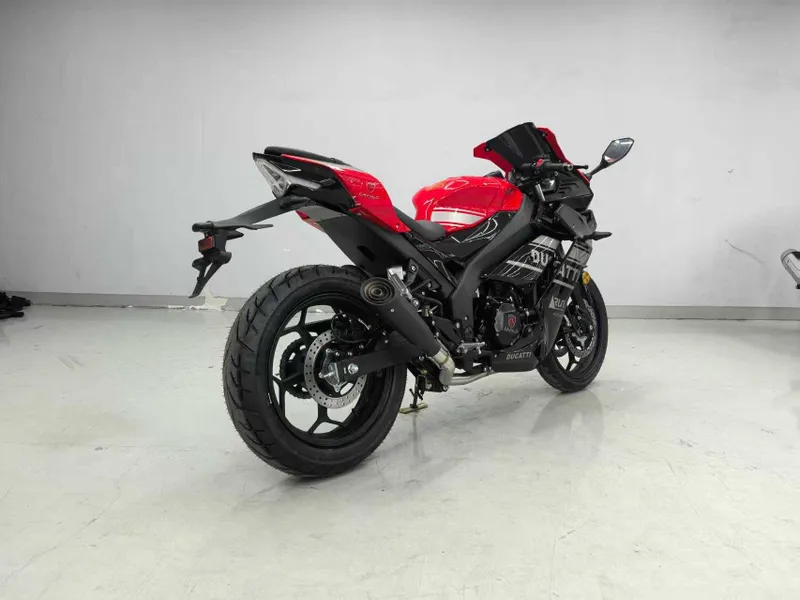 DUGATTI 400cc (Weisenike) Injector 3