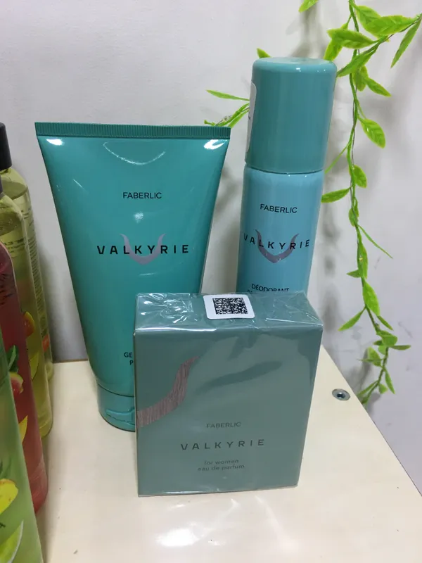 Женский парфюмерный комплект Valkyrie Faberlic 2 Женский парфюмерный комплект Valkyrie Faberlic 2