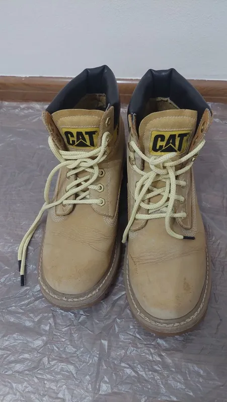 Продаются берцы (полусопожки) от брэнда CAT. Размер 40, в хорошем сост