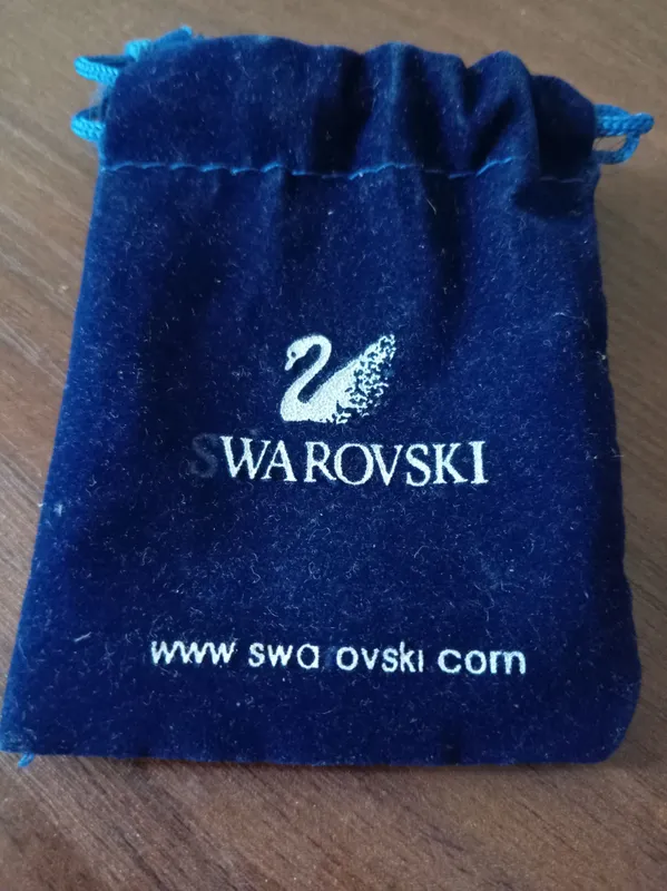 Swarovski firmasining uzugini sotaman 4