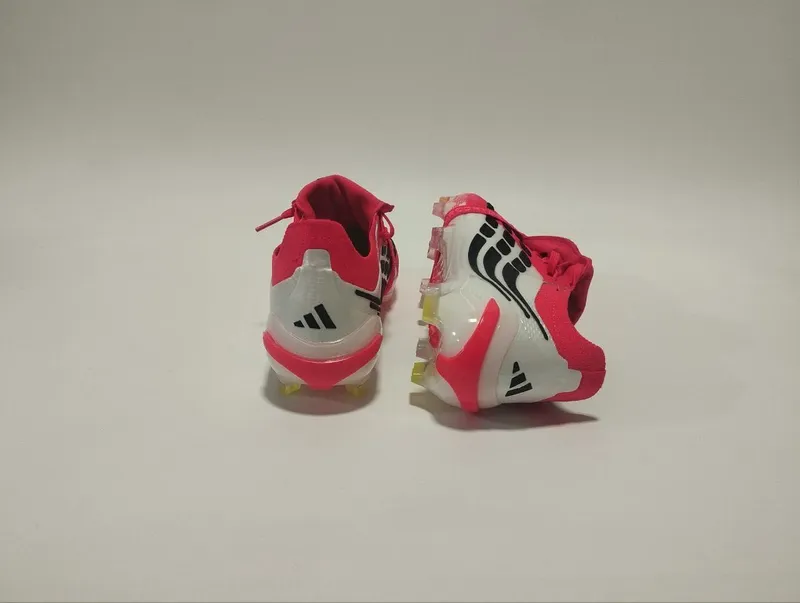Футбольные бутсы Adidas Predator 2026. 40 размер. Новое — фото 1 Футбольные бутсы Adidas Predator 2026. 40 размер. Новое — фото 1