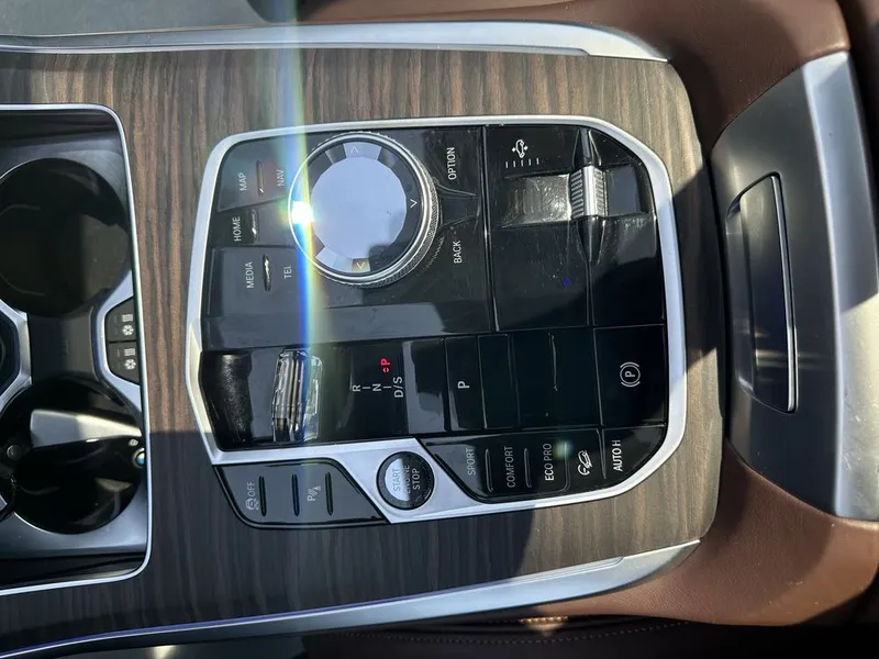 BMW X7 xDrive40i 8 BMW X7 xDrive40i 8