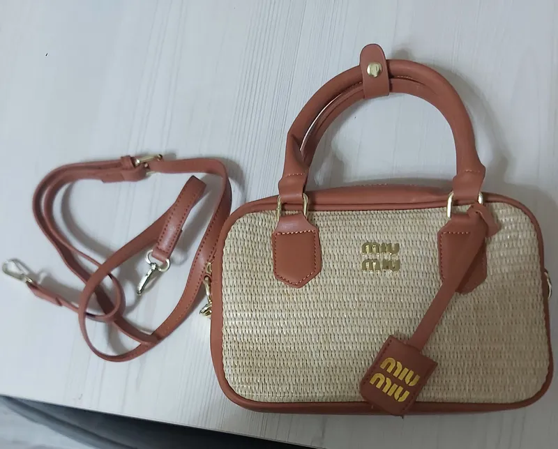 Miu Miu sumka yangi ishlatilmadan